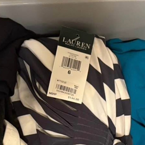 Lauren Ralph Lauren Size 6 White & Gray Striped Mini Dress - Picture 3 of 5